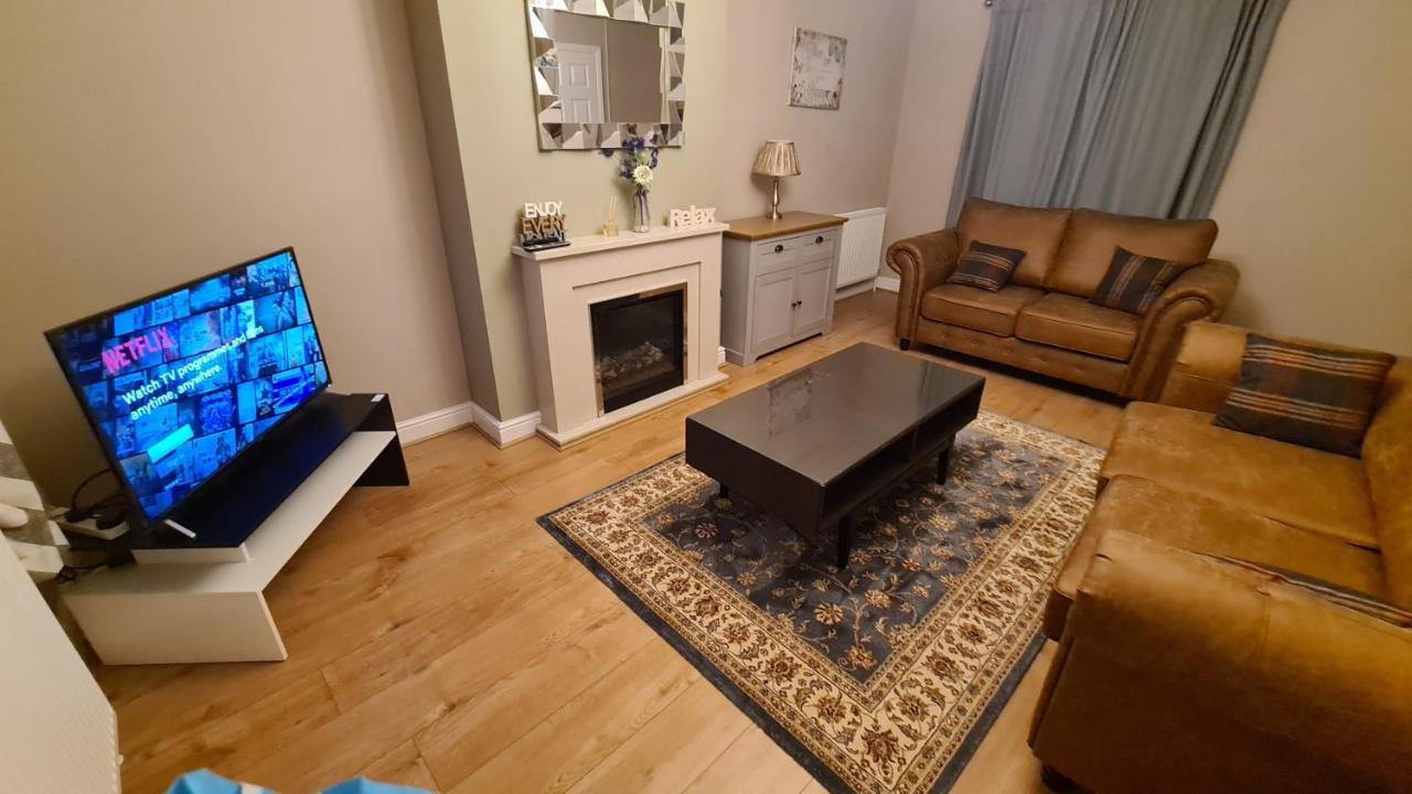 Spacious 3 Bedroom House, 6 Beds In Spondon, Derby With Parking Екстериор снимка